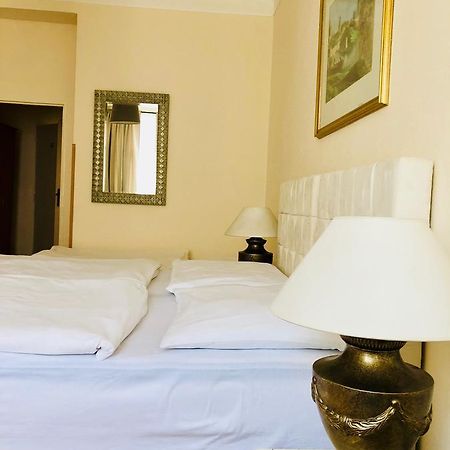 Hotel Mira Inn Prague Ngoại thất bức ảnh