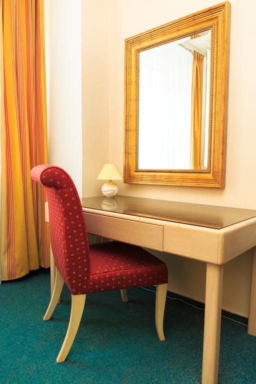 Hotel Mira Inn Prague Ngoại thất bức ảnh