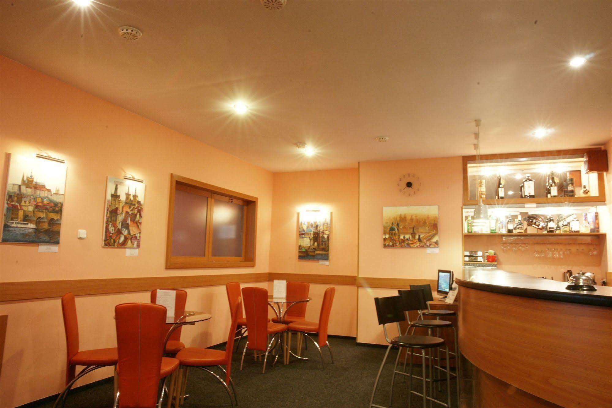 Hotel Mira Inn Prague Ngoại thất bức ảnh