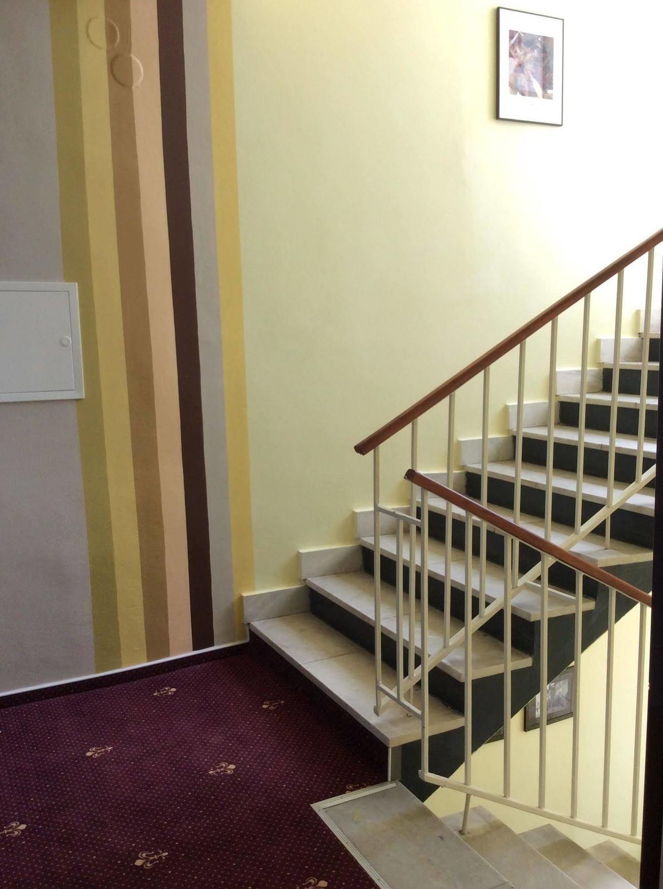 Hotel Mira Inn Prague Ngoại thất bức ảnh