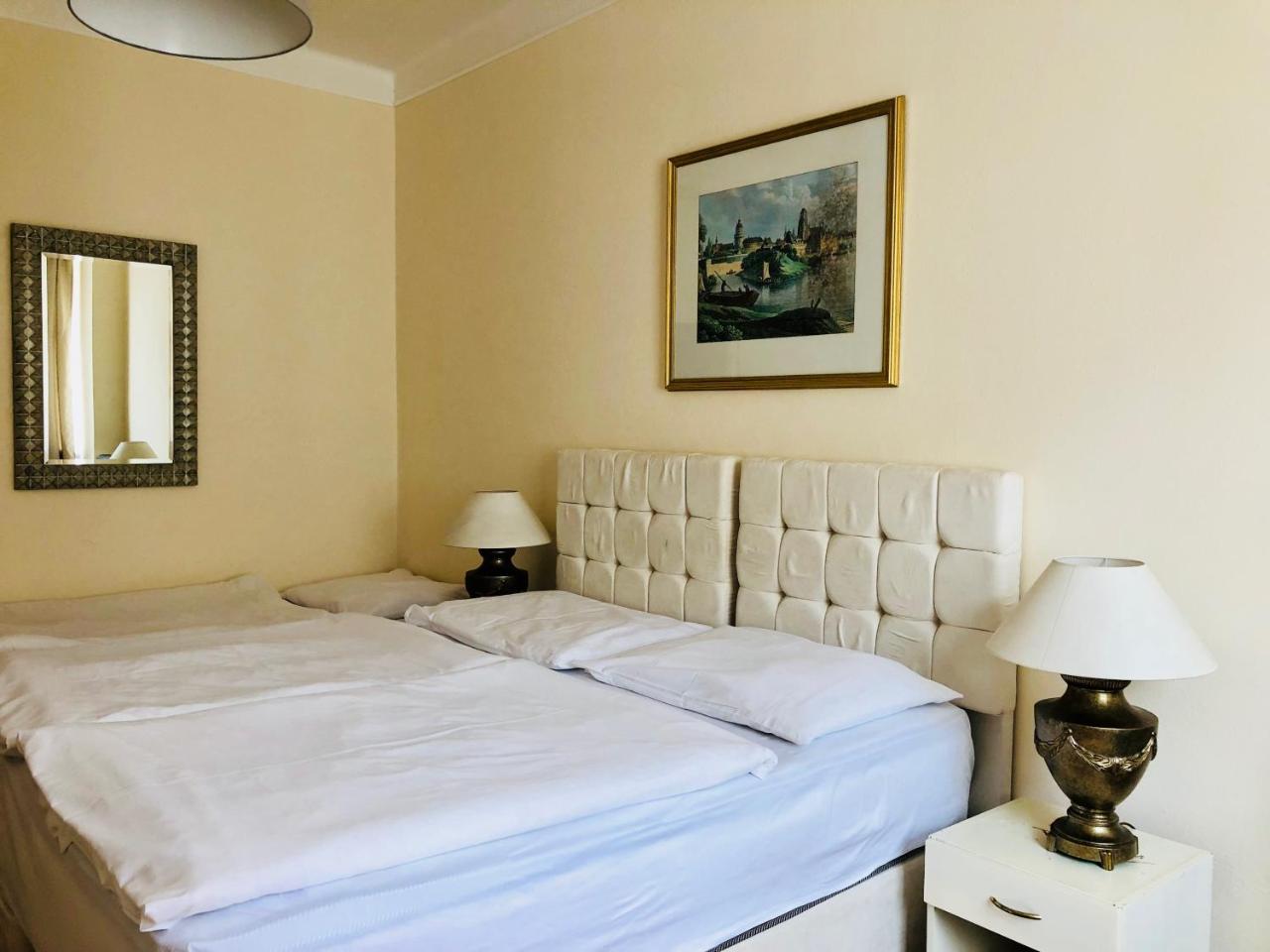 Hotel Mira Inn Prague Ngoại thất bức ảnh