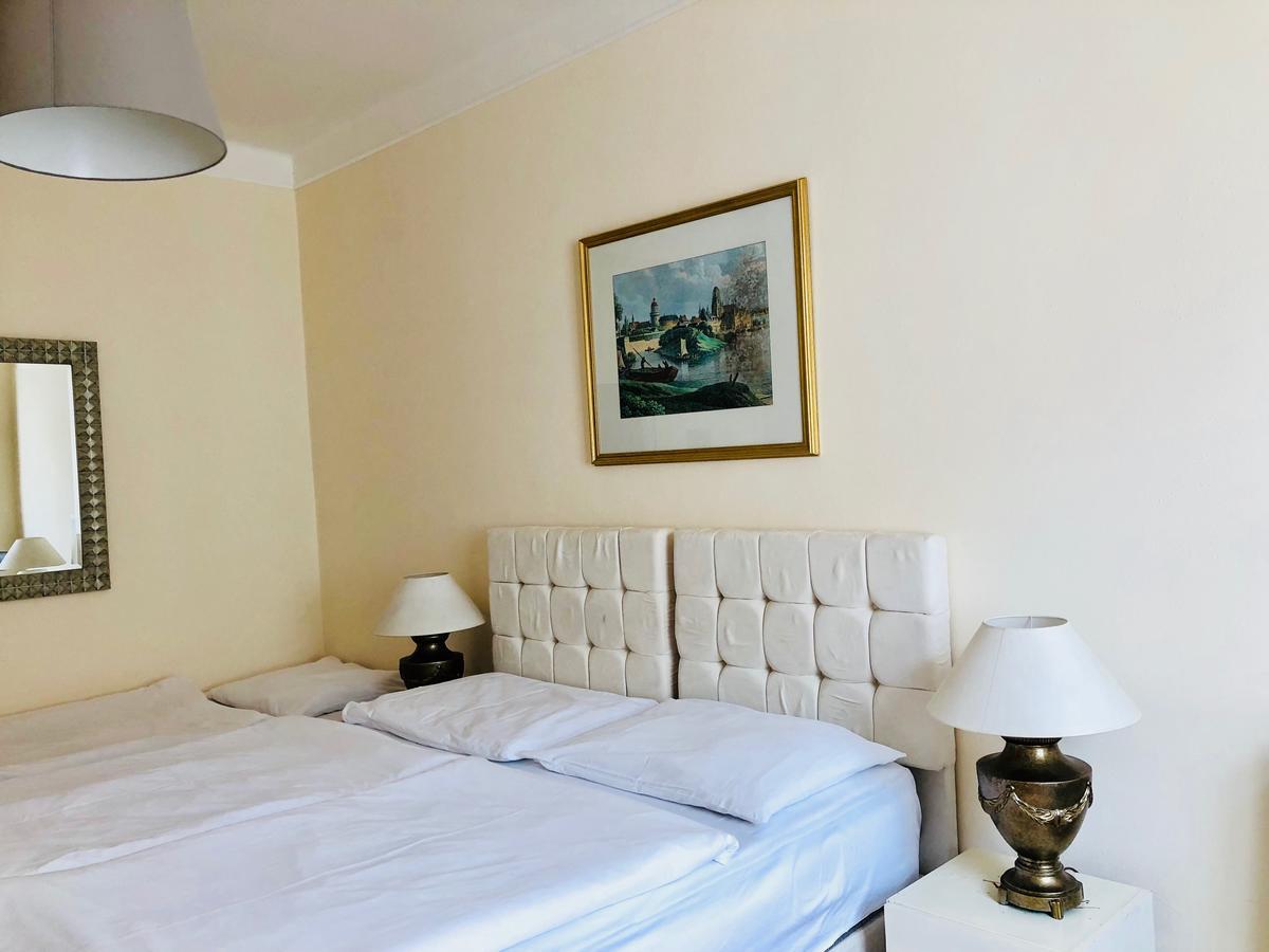 Hotel Mira Inn Prague Ngoại thất bức ảnh