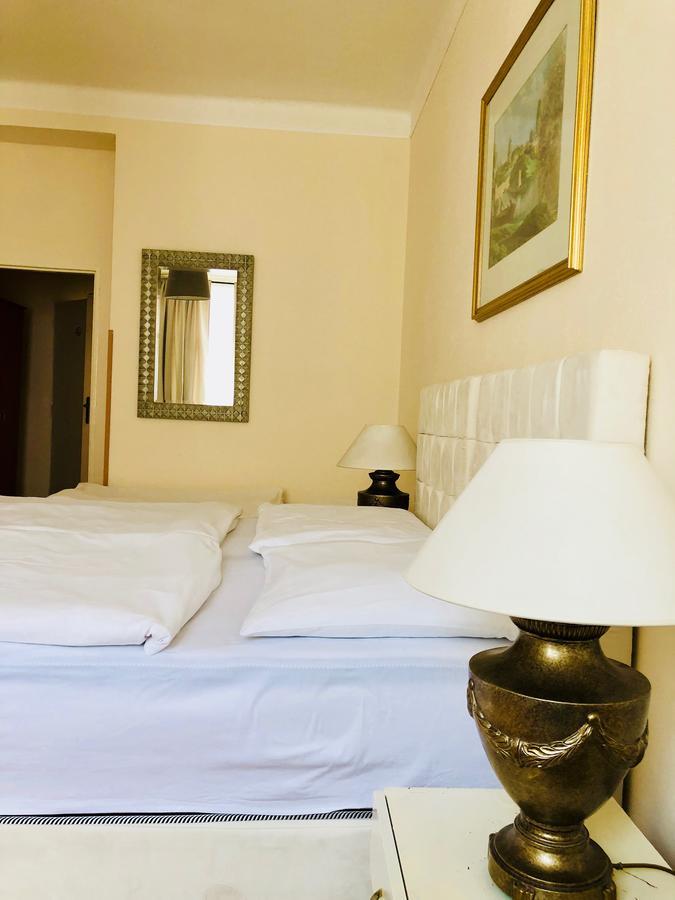 Hotel Mira Inn Prague Ngoại thất bức ảnh