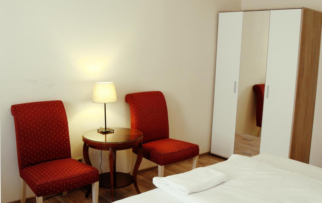 Hotel Mira Inn Prague Ngoại thất bức ảnh
