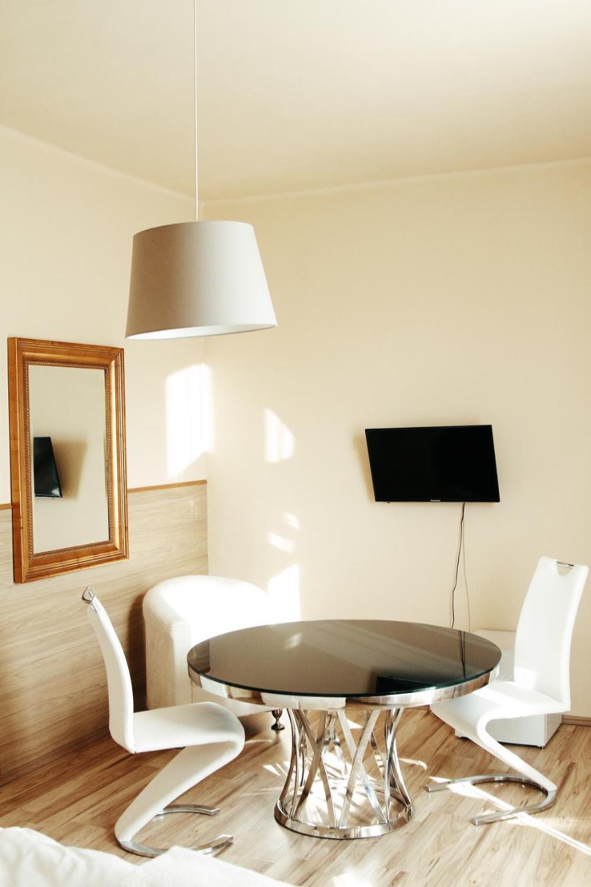 Hotel Mira Inn Prague Ngoại thất bức ảnh