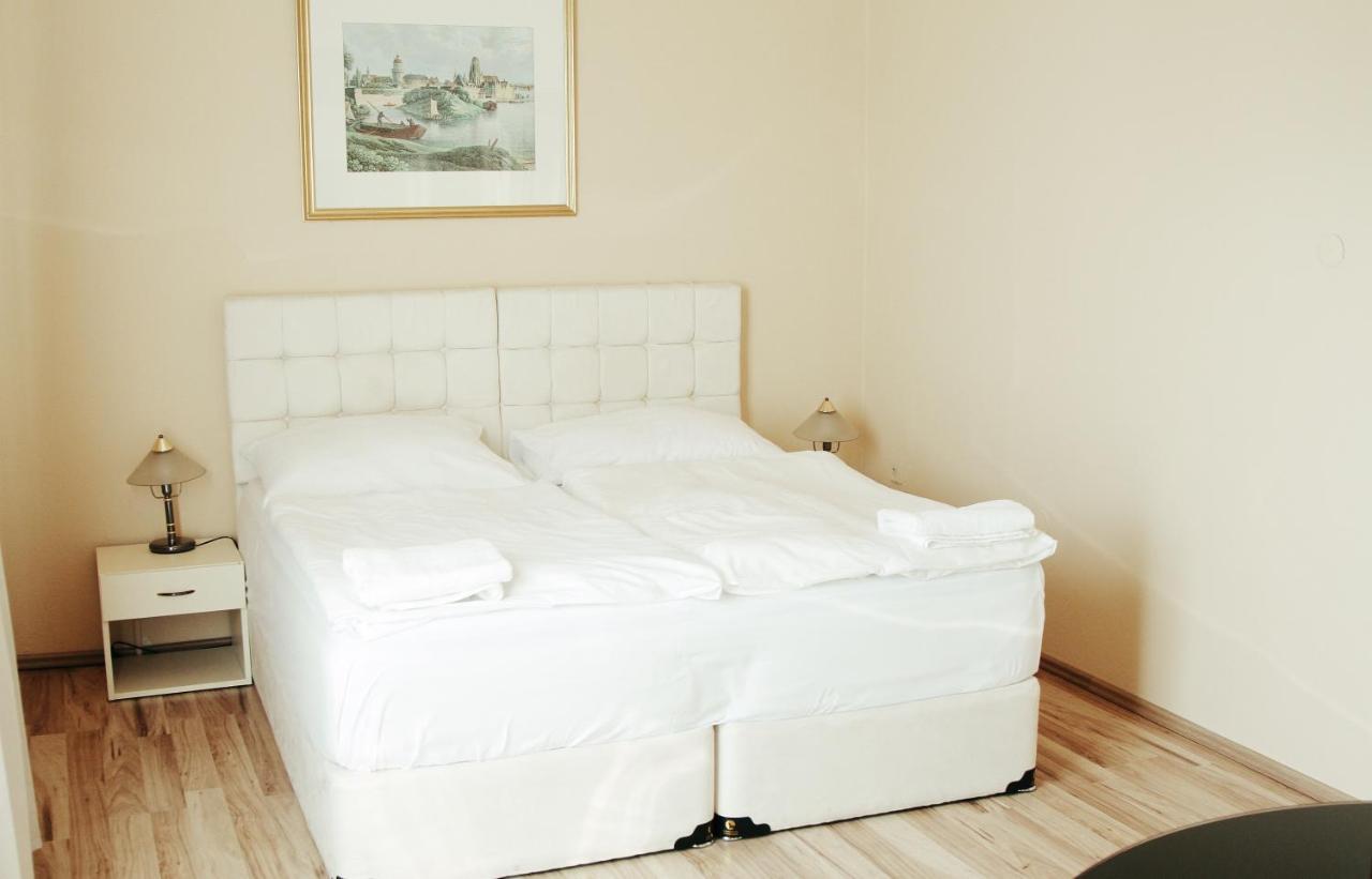 Hotel Mira Inn Prague Ngoại thất bức ảnh