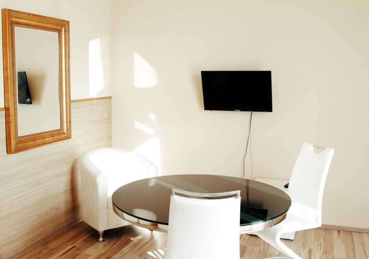 Hotel Mira Inn Prague Ngoại thất bức ảnh