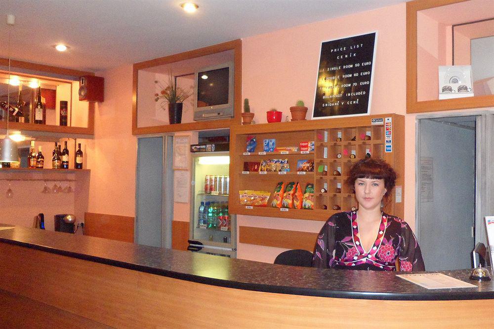 Hotel Mira Inn Prague Ngoại thất bức ảnh
